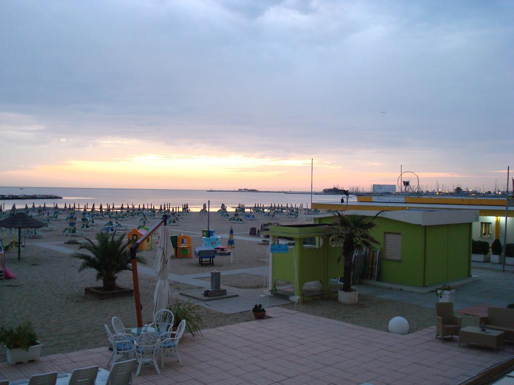 Hotel Villa Ersilia Rimini B&B Extérieur photo