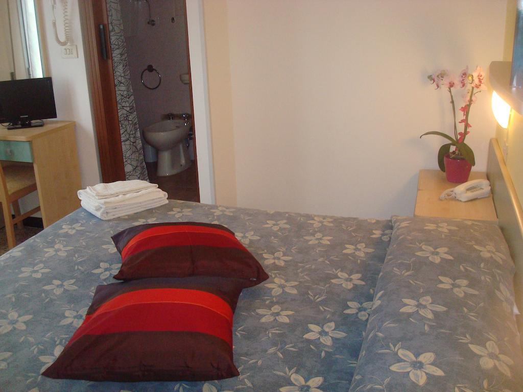 Hotel Villa Ersilia Rimini B&B Extérieur photo
